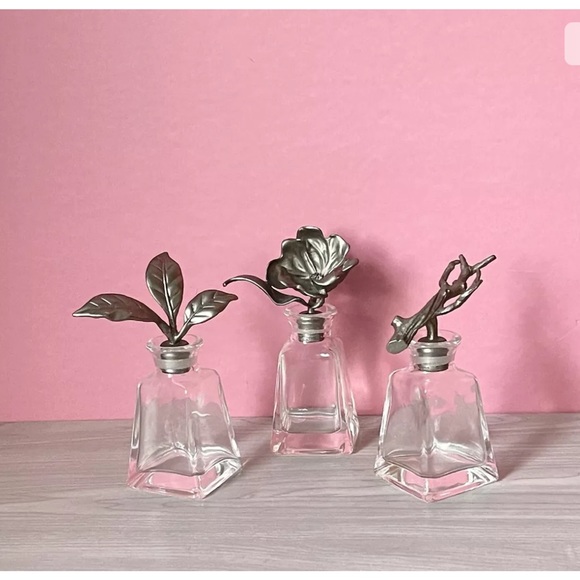 3 Piece Vanity Set Pewter Stoppers with Square Glass Decanter Bottles. - Picture 3 of 6